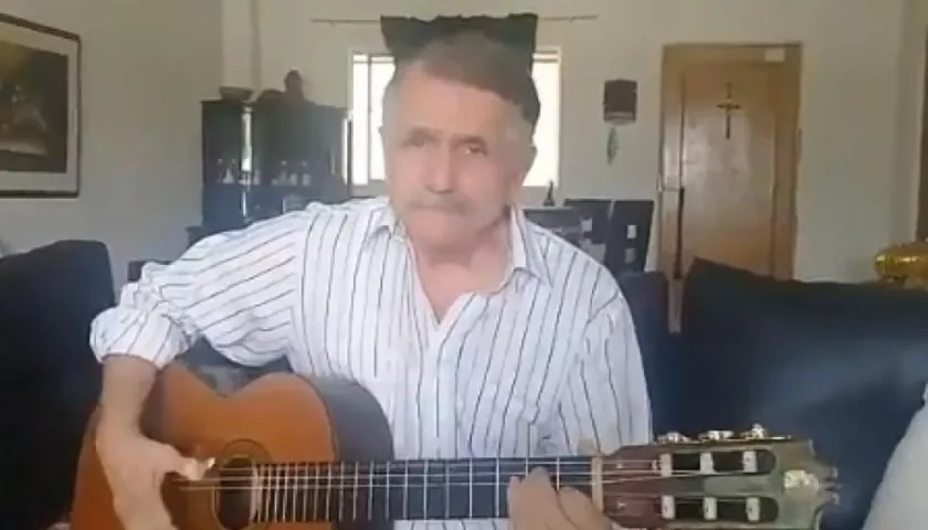 Álvaro Lemmon, el humarista plateño conocido nacionalmente como El Hombre Caimán.