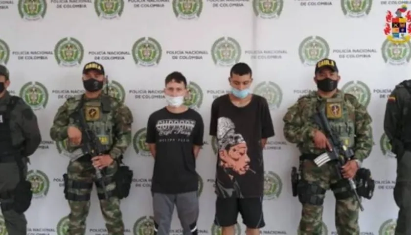 Los dos jóvenes fueron capturados en una operación entre el Ejército y la Policía. 