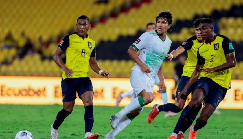 Ecuatorianos en 19 minutos golearon a Bolivia.
