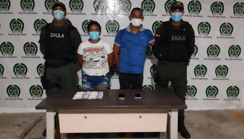 Los dos capturados por el Gaula de la Policía.