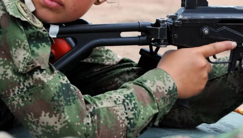 Imagen de referencia de mujer en el Ejército.