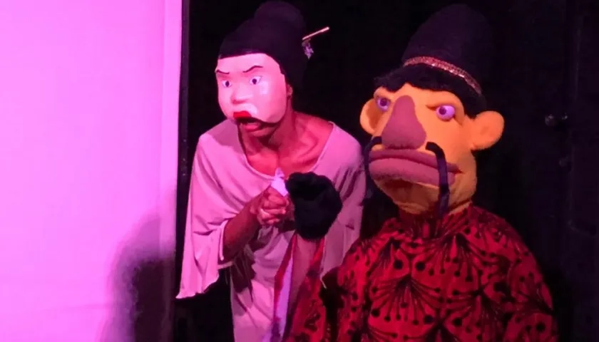 El espectáculo del grupo Camach es un verdadero despliegue de talentos. 