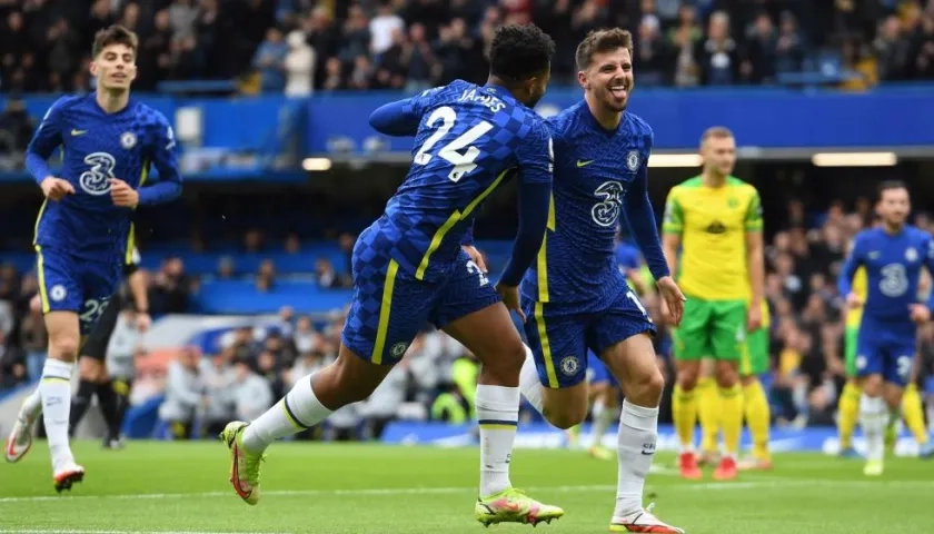 Mason Mount celebra uno de sus tantos. 