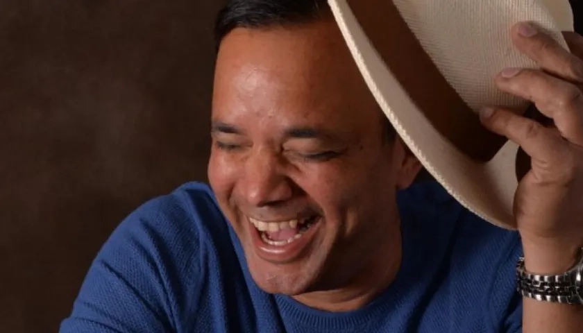 Kike Núñez, “Cantante y poeta”.