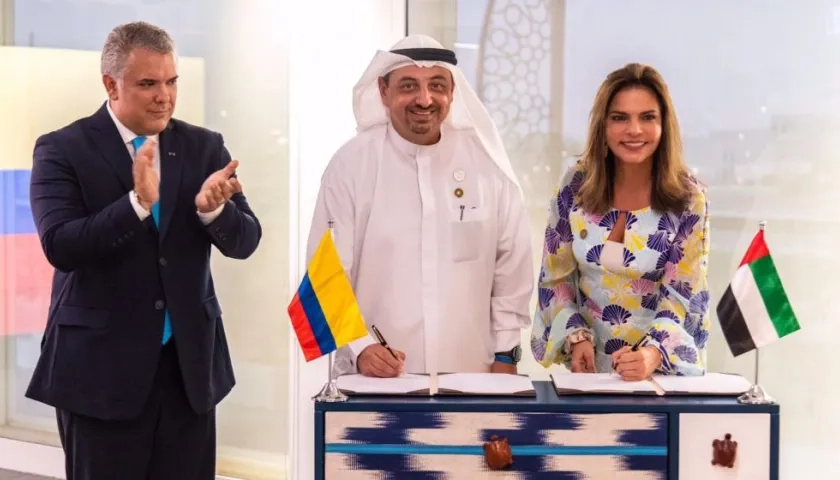 El Presidente se reunió con Bin Zayed, gobernante de facto de EAU, en la Expo de Dubái.