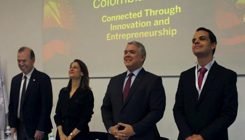 El presidente de Colombia, Iván Duque (2d), puso hoy en marcha la oficina de innovación colombiana en Jerusalén.