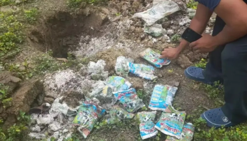 Alimentos hallados enterrados. 