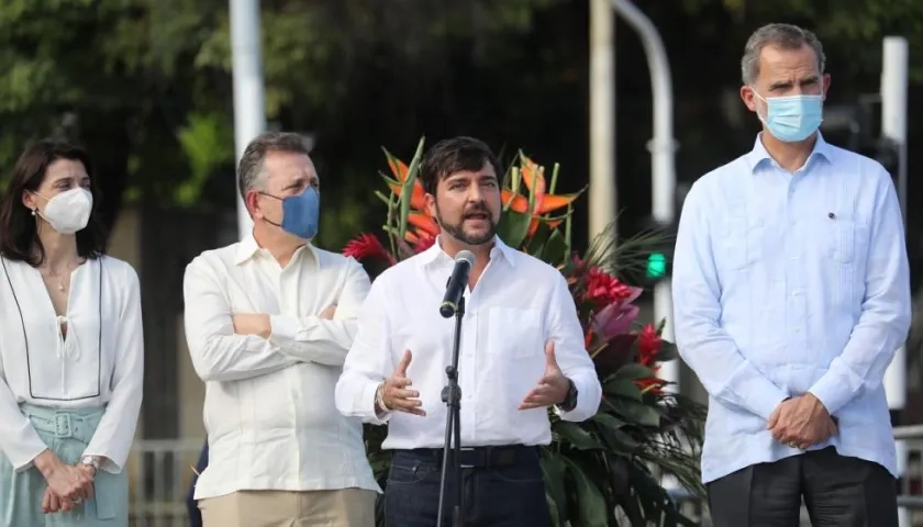 El Alcalde de Barranquilla, Jaime Pumarejo, y el Rey de España, durante uno de los actos programados en la ciudad.