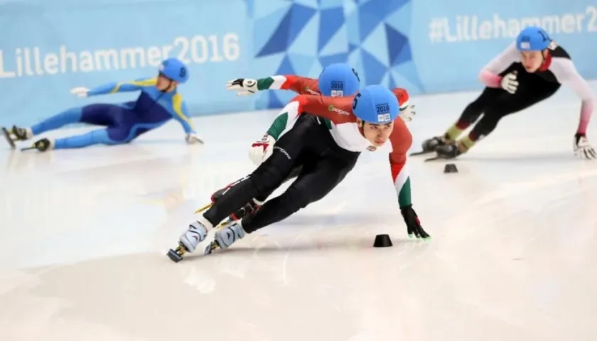 Patinaje de carreras sobre hielo. 