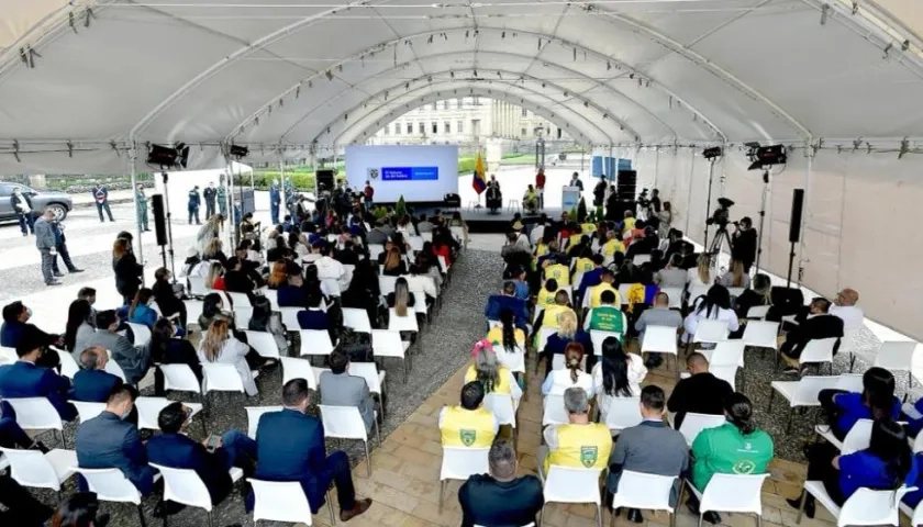 Sanción de la Ley de Comunales.