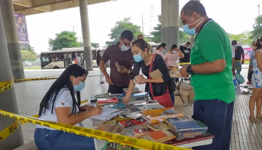 'Trueque de libros' en el Portal de Soledad