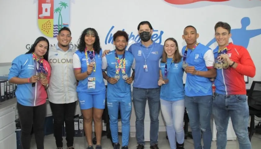 Deportistas del Atlántico que recibieron estímulos económicos.