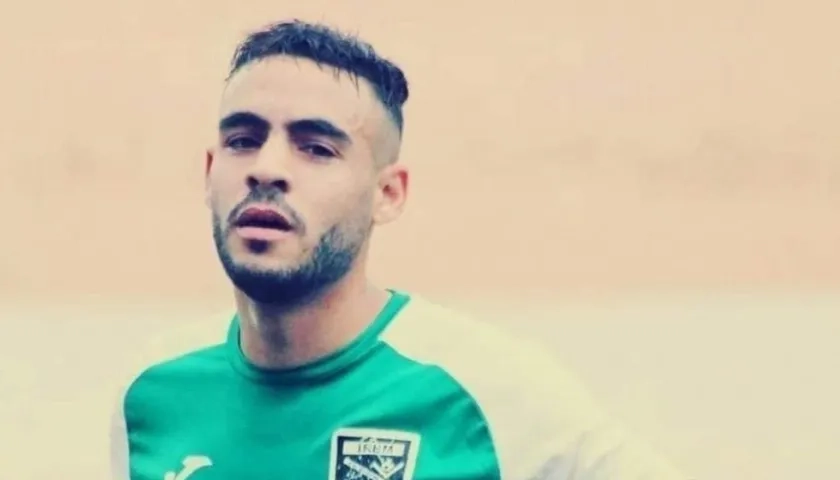 Sofiane Loukar, futbolista del MC Saïda.