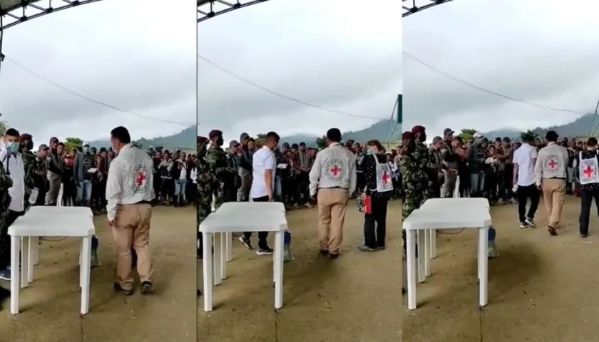 Momento de la liberación del patrullero Tomás Andrés Blanco Rolong.