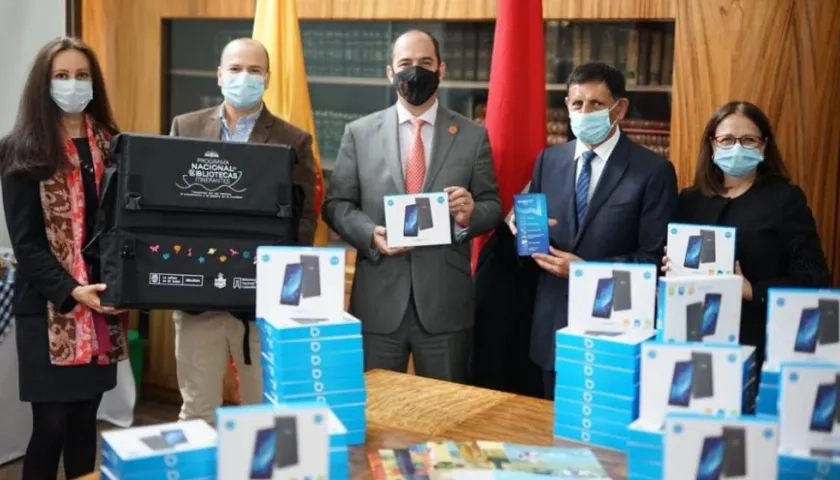 Las tabletas donadas.