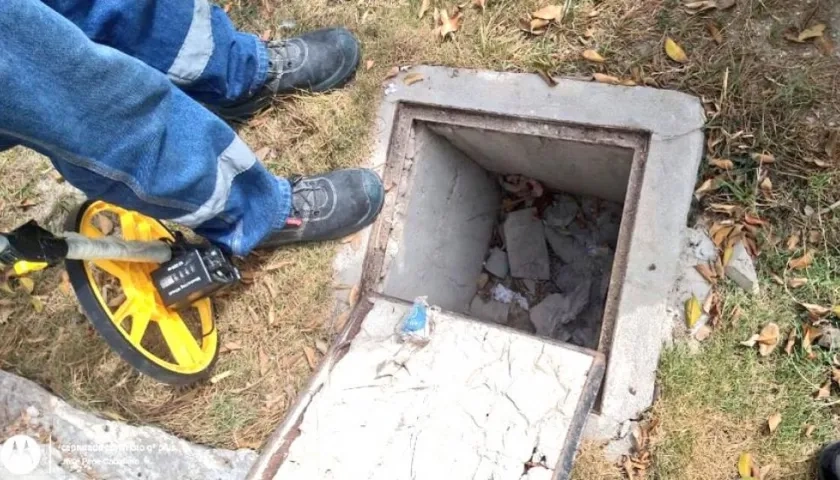 Estado en que dejaron los delincuentes uno de los registros.