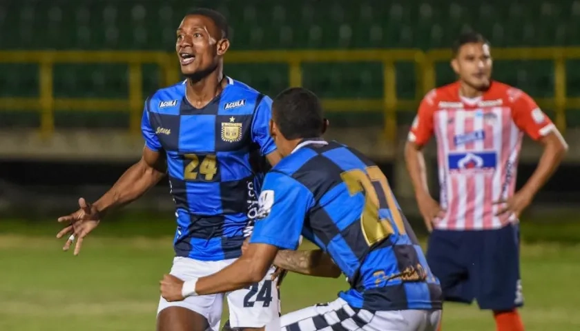 Brayan Moreno celebra tras anotar el primer gol de la noche. 