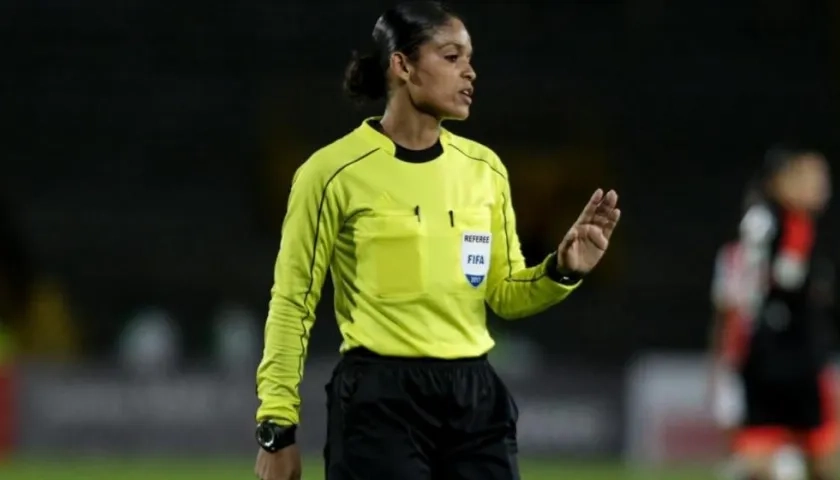 María Daza, jueza central del partido. 