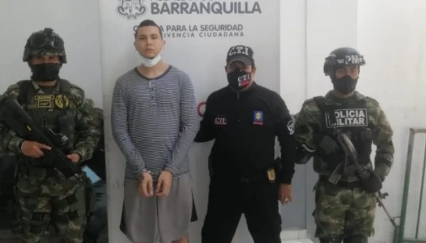 Sebastián Guerrero Lenis al ser llevado a la URI. 