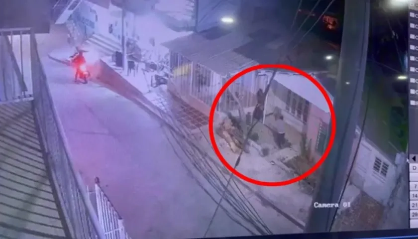 Momento del ataque sicarial en el barrio Carlos Meisel. 