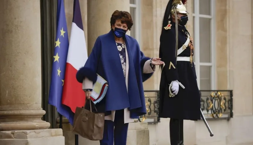 Roselyne Bachelot, ministra francesa de Cultura, hospitalizada por Covid-19.