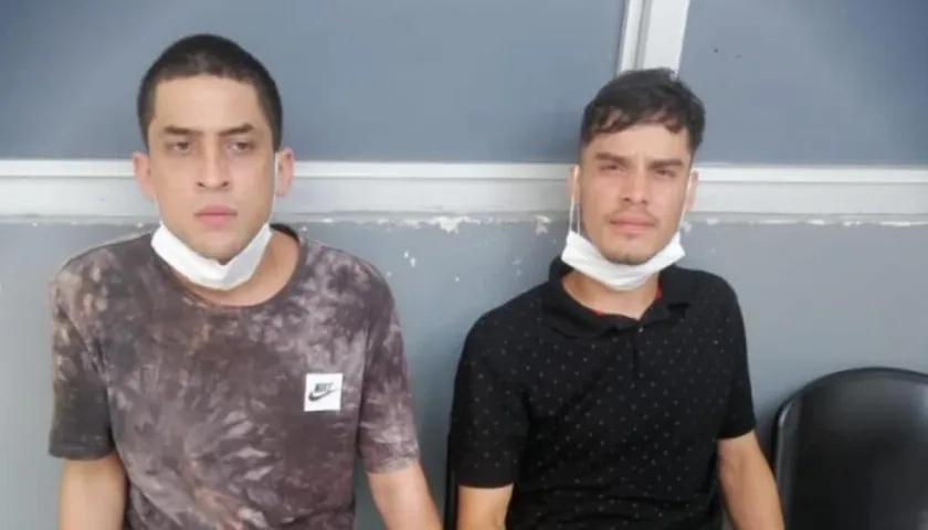 Julio César Viscuña Pedrozo y Juan Pablo Urrego Gómez.