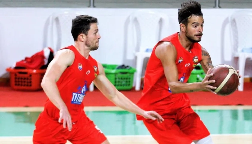 Gianluca Bacci y Selem Safar serán inicialistas con el equipo.