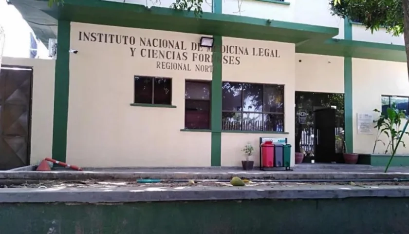 El cuerpo de José Alejandro Ibañez Echeverría fue llevado a Medicina Legal. 