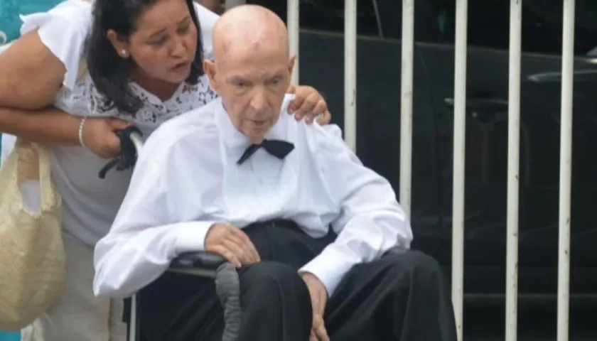 Luis Aurelio Vives, durante el matrimonio de su hijo Carlos Vives y Claudia Elena Vásquez.