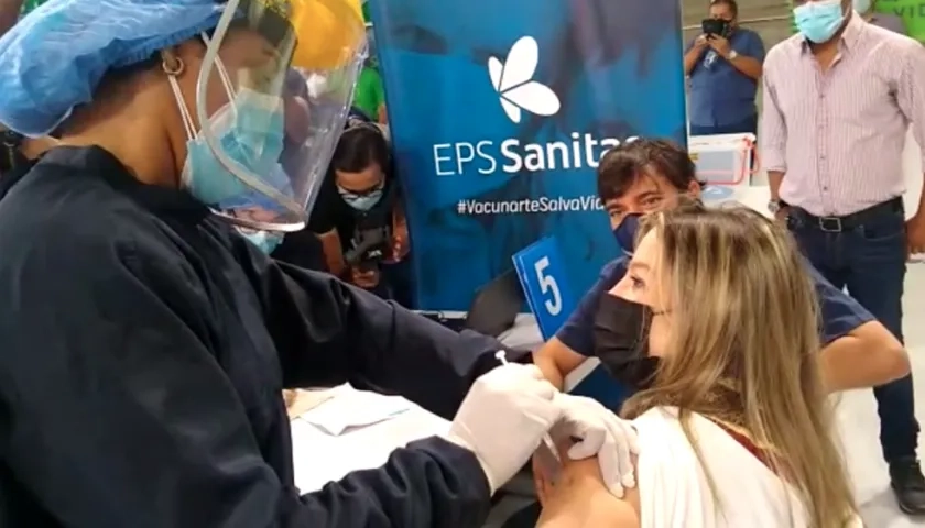 Ingeborg Heins y el Alcalde Jaime Pumarejo.