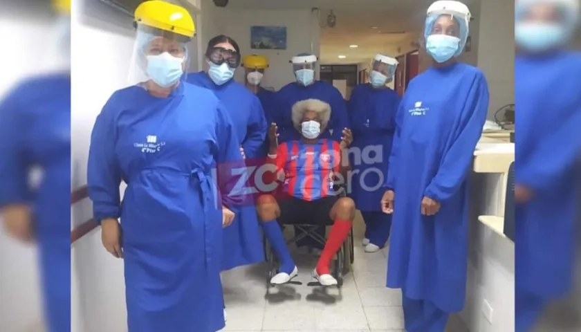 Calle de honor en la salida de ‘Balín’.