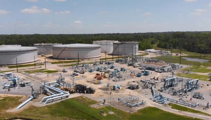 Depósitos enormes de hidrocarburos de Colonial Pipeline Company