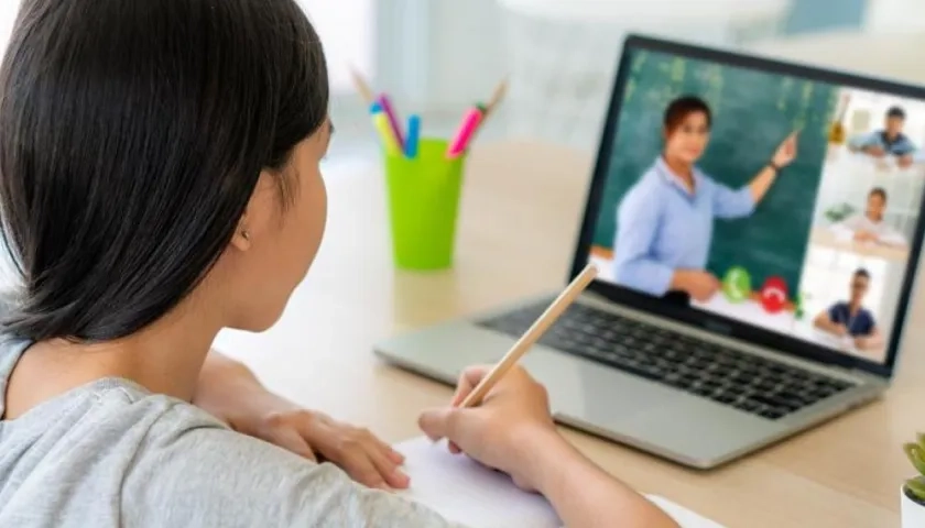 Los niños y adolescentes están expuestos en su seguridad en las plataformas digitales.