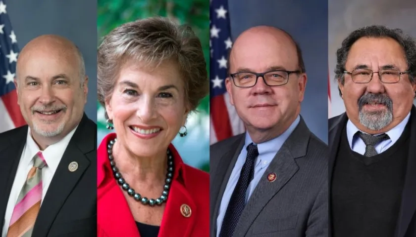 Mark Pocan, Jan Schakowsky, James P. McGovern y Raúl M. Grijalva, congresistas.