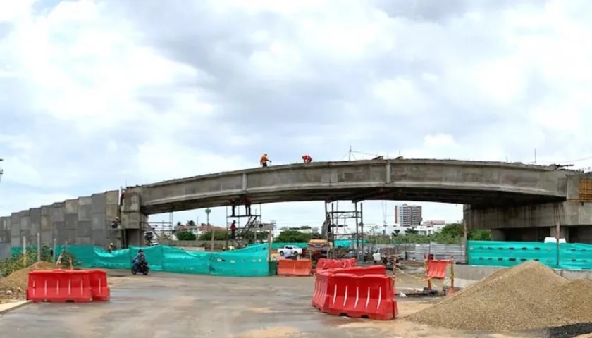 Avance de obras en el puente.