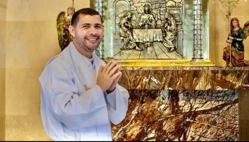 El párroco Julio Balza Tatis (Q.E.P.D.).