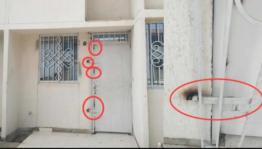 Los sellos dispuestos en rejas y puertas para impedir el acceso de los propietarios.