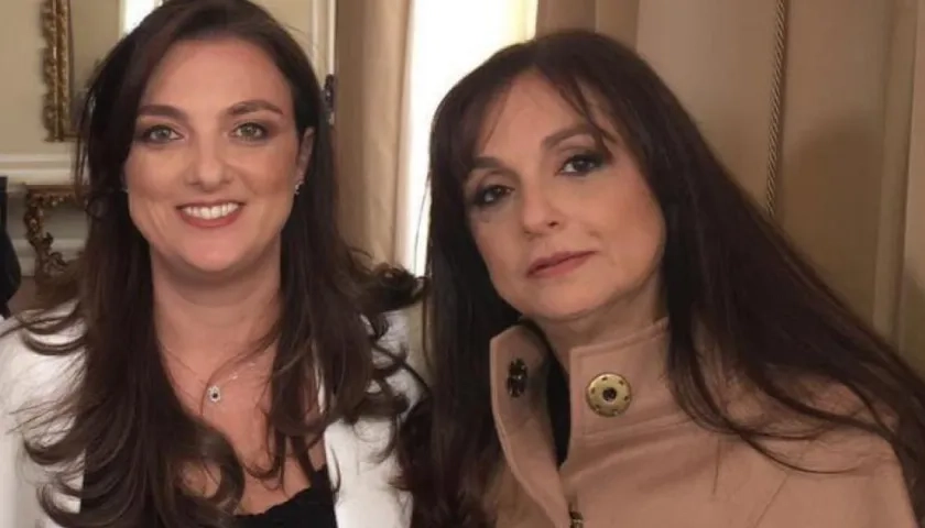 Ministra Karen Abudinen y su mamá Jousetti Abuchaibe.
