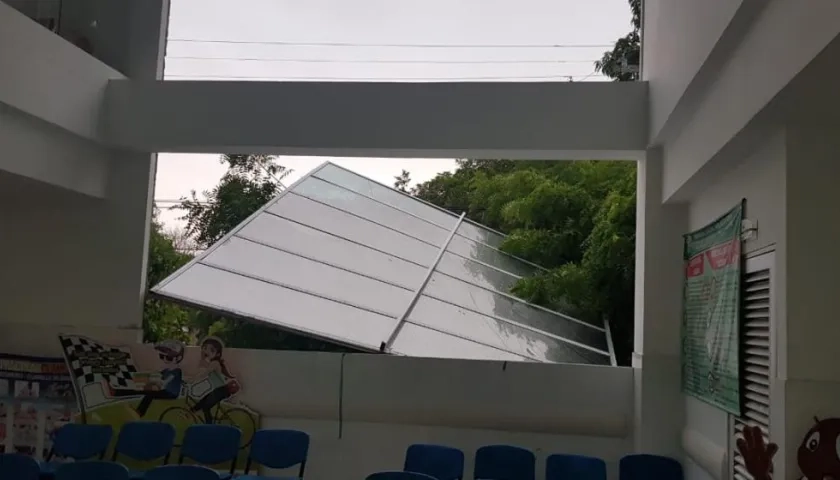 Afectación en el Hospital de Polonuevo tras la tormenta de esta madrugada. 
