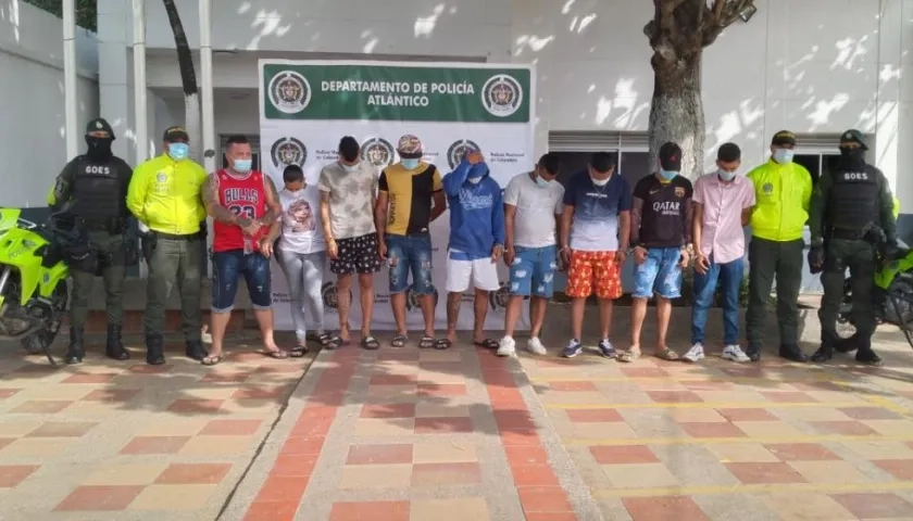 Los capturados fueron dejados a disposición de la Fiscalía. 