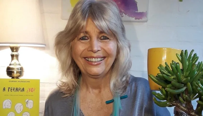 La psicóloga Diana Hunsche en su consultorio de la ciudad de Martínez (Argentina).