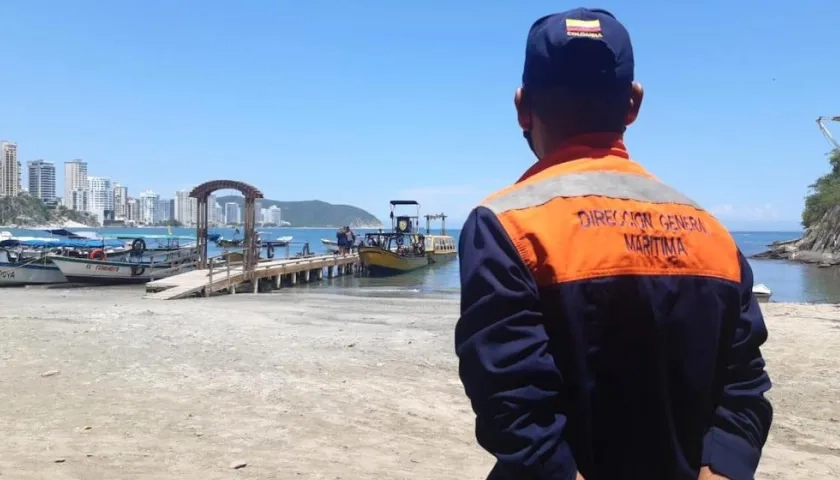 Vigilancia en las zonas de embarque y desembarque de pasajeros.