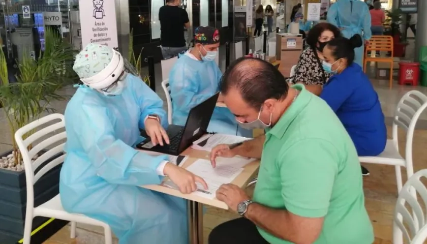 Vacunación contra el Covid-19 sigue en Barranquilla.
