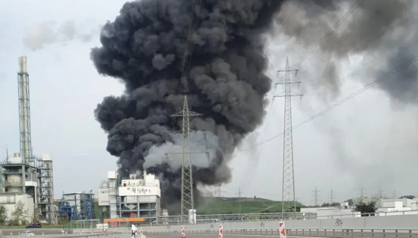 Bomberos evitaron la explosión de un segundo tanque.