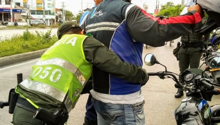 La operatividad de los uniformados no puede ser bajo presión extrema de sus superiores que los hacen cometer errores. 