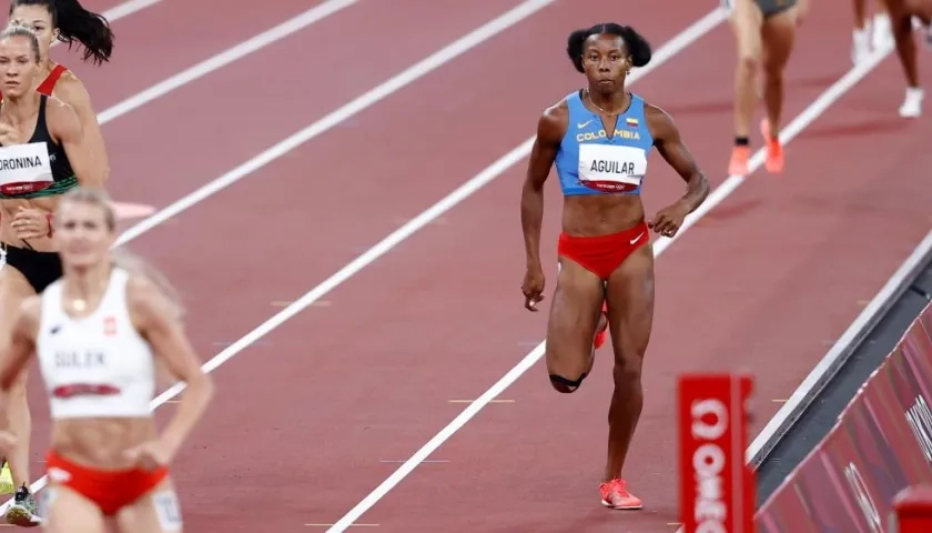 Evelis Aguilar durante la competencia de los 800 metros.