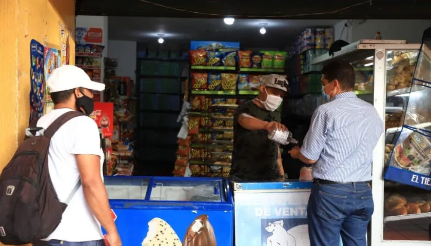 La Gobernación del Atlántico, a través del Grupo Anticontrabando, y Undeco, se busca involucrar a los comercializadores en la lucha anticontrabando.