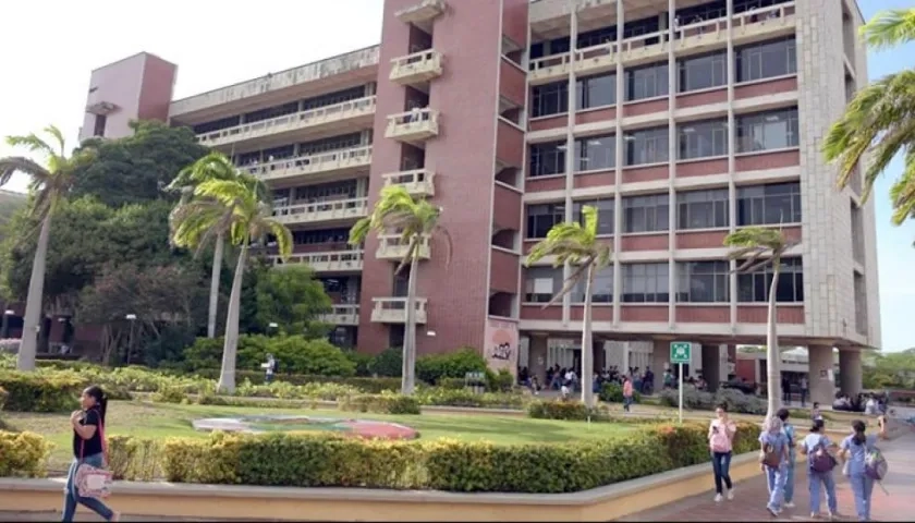 Con el proceso se busca terminar con la interinidad en la Rectoría.