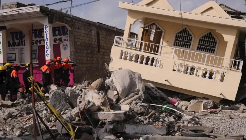 Brigada Rescate Internacional Topos trabaja en la búsqueda y rescate de supervivientes en Haití.