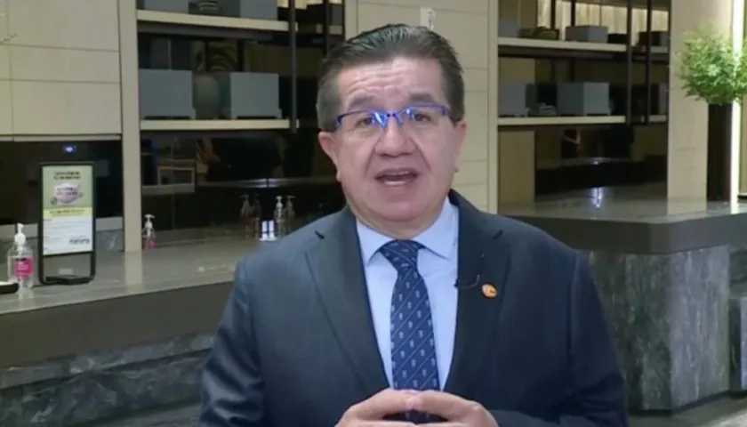 Fernando Ruiz, Ministro de Salud.